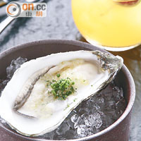 Oyster Lemon Caviar $68/隻 配Orange Blossom $98