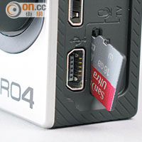 採用細小的microSD卡，更設有HDMI和USB插口，以接駁收音咪等。