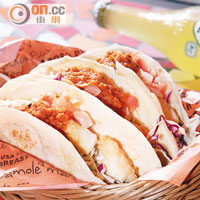 Baja Fish Soft Taco　$98<br>選用新西蘭魚柳，混合椰菜、辣醬及蛋黃醬，夾在煙韌的軟身Taco內，味道清新。