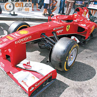 代表法拉利車隊參加今季F1大賽的F14 T戰車，也是展覽活動的焦點。