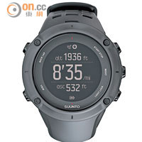 SUUNTO Ambit3 Peak手錶除了監測速度、距離和步速外，還支援海拔、3D指南針、天氣訊息等。開啟GPS功能後，電池續航力可達50小時。售價：$5,630（b）