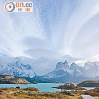 酒店窗外：住在Explora Patagonia，窗外就是全天候絕美湖景。