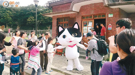 全台唯一的Q版貓咪巴士站牌於猴硐煤礦博物園區登場。