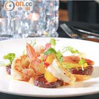 Argentine King Prawns $198<br>阿根廷蝦、精選香草等自家製成血腸，蘸沾Romesco醬來吃，微酸得來極富層次。