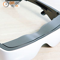 FPV眼鏡帶來第一身視點，並可瀏覽速度、高度、距離等資訊。售價：待定