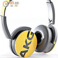 售價：$899<br>Y50的耳罩印有特大AKG字樣，夠浮誇。