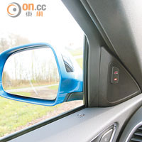 加入Active Lane Assist，當有鄰線車進入盲點時便會發出訊號提醒駕駛者。