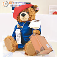 由泰迪熊始祖Steiff出品的Paddington Bear，手腳皆可活動，￡170（約HK$2,066）。