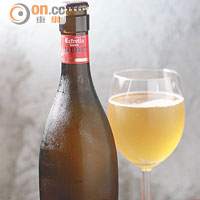 Estrella Damm Inedit $88<br>來自西班牙的啤酒，帶點花香味，適合女士品嘗。