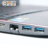 擴充端子齊全，USB 3.0、VGA及HDMI等設於機側。