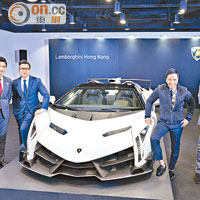 KCP Auto Plaza與林寶堅尼香港合作，展出首次登陸香港的Veneno Roadster，當日由林寶堅尼亞太區總監Sebastien Henry（右）、林寶堅尼香港董事黃卓徽先生（左二）、蔡加讚先生（左一）及影星甄子丹主持揭幕儀式。