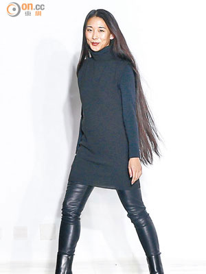 設計師Yiqing Yin以一身黑色服裝謝幕。