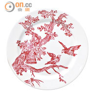 Gien, Les Delices des 4 Saisons Bottle Coasters <BR>素白的瓷碟，凸顯出紅線的鮮明，碟上的喜鵲及花籃均為手繪圖案。$270（b）