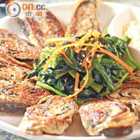 煎素魚/泡菜 $58<br>自家製作，沒有坊間素食店的油膩感，配以韓風漬蔬菜，頗有新鮮感。