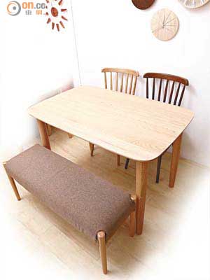 KIKA餐桌、Classic餐椅與KIKA長椅是店主的精心配搭，亦是熱門貨品之一。餐桌$4,499、餐椅$1,380/張、長椅$2,379