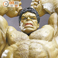 孖裝送Hulk Smash上半身素體，可與下身結合起來。