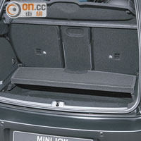 尾箱標準容量為350公升，摺合後座更可達到1,130公升。