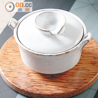 「London Nom Living」出品的Mini Stew Pot，適合製作二人分量的小食。$380