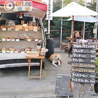日本街頭的流動美食車。