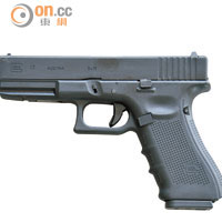 Handgun 手感像真<br>Glock 17 Generation 4可說是名槍，不少國家的警察都採用，而WE推出的氣槍版，無論造型及手感都與真槍極似。售價：$590