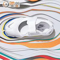 女裝Nike Air Rift白色忍者鞋，以工程織面網料設計鞋面，增強透氣度。 $799