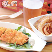 （左）酥炸魚柳 $38、（右）酥脆洋葱圈 $18<br>魚柳肉嫩白滑，炸熟後仍不易散，加點他他醬同吃味道更佳；洋葱圈外脆內Juicy，一口咬下會發出「嚓嚓聲」。