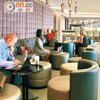 餐廳、酒吧、健身室等設施齊備，最重要是有超強Wi-Fi貫通整間酒店。