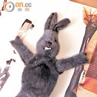 Hun×Rick Owens Monster Bunny Toy 皮草毛公仔 $18,000