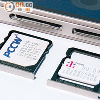 港版為雙4G版，右邊卡槽可放入nanoSIM或microSD卡。