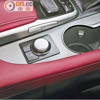 扭動手枕旁旋鈕便可選擇ECO、Normal、Sport S及Sport+等駕駛模式。