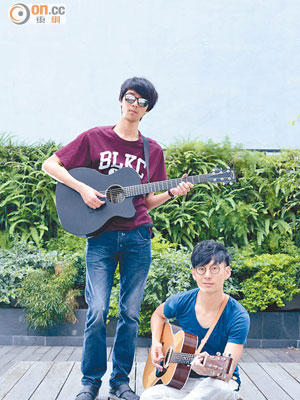 獨立音樂人黃靖（右）與Jabin Law（左）均有份參演首屆「天台音樂祭」。