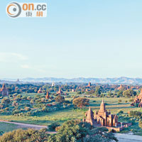 作為世界三大佛教遺迹之一，蒲甘到處都可以看到密密麻麻的佛塔風景。