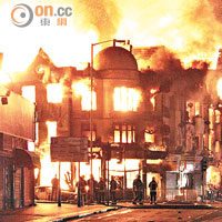 火災是常見城市危機之一，通常由地區的消防部門負責處理。