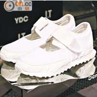 5cm×ydc「最佳時尚飾物獎」限量白波鞋 $999。