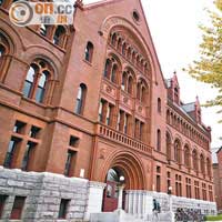 美國的The University of Vermont不但排名高，更是其中一所公立長春藤大學。