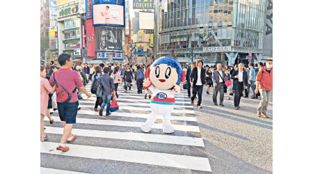 東瀛遊這個廣告製作費時，走到東京涉谷街頭及其他地方實地拍攝。