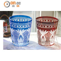 充滿懷舊風的精緻杯子，花紋稍為不對稱，便會列為次貨，￥5,400（約HK$340）。