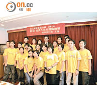 康泰自2002年起每年舉辦「狀元旅遊萬里行活動」，曾拜訪當時任台北市市長的馬英九先生。
