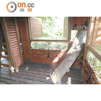 經過重建，樹屋的面積較舊版大三分之一，可容納5至6個人。