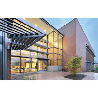 Skagit Valley College位於華盛頓州西北部Mount Vernon，被華盛頓刊選為「全美排名30以內的社區大學」。