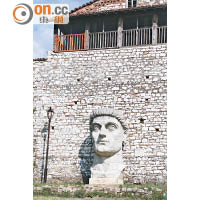 羅馬帝國皇帝君士坦丁一世的頭像。