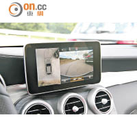 中控台頂7吋屏幕連接後泊監察鏡頭，泊車更容易。