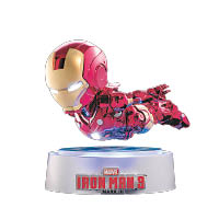 台灣Beast Kingdom推出電鍍磁浮版Iron Man，整隻Mark III可凌空浮起，全港限量1,000隻，售$1,050。<br>攤位︰E14