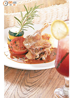 法式焗油鴨髀伴火箭菜蟹肉沙律 $168/晚餐<br>法國鴨髀先醃至入味，再放在橄欖油中低溫慢煮，鴨肉吃起來更是香口油潤。