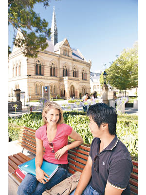 海外大學大多佔地廣闊、環境優美，能為學生提供良好的學習環境。