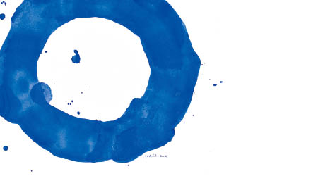 這幅紙本作品（拍品編號2）的藍色圓偏離中軸線，創作時間約為1971年，圓內圓外帶有有幾處小點，似要引起觀眾的聯想，估價為$12萬至$18萬。