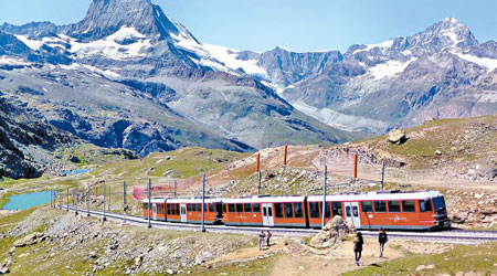乘坐火車遊覽瑞士美景，實在是頂級享受。