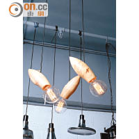 矮瓜形吊燈，設計新穎獨特，玩味十足。$1,950/套（3盞）