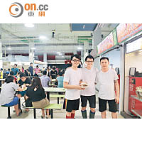 多麗哥粿汁是新加坡老字號，分店由三兄弟拍住上打理。（茨園攤位#01-30）