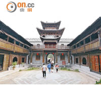水滸好漢城中的建築群，大都是真正古建築，從各地拆運回來再重砌。